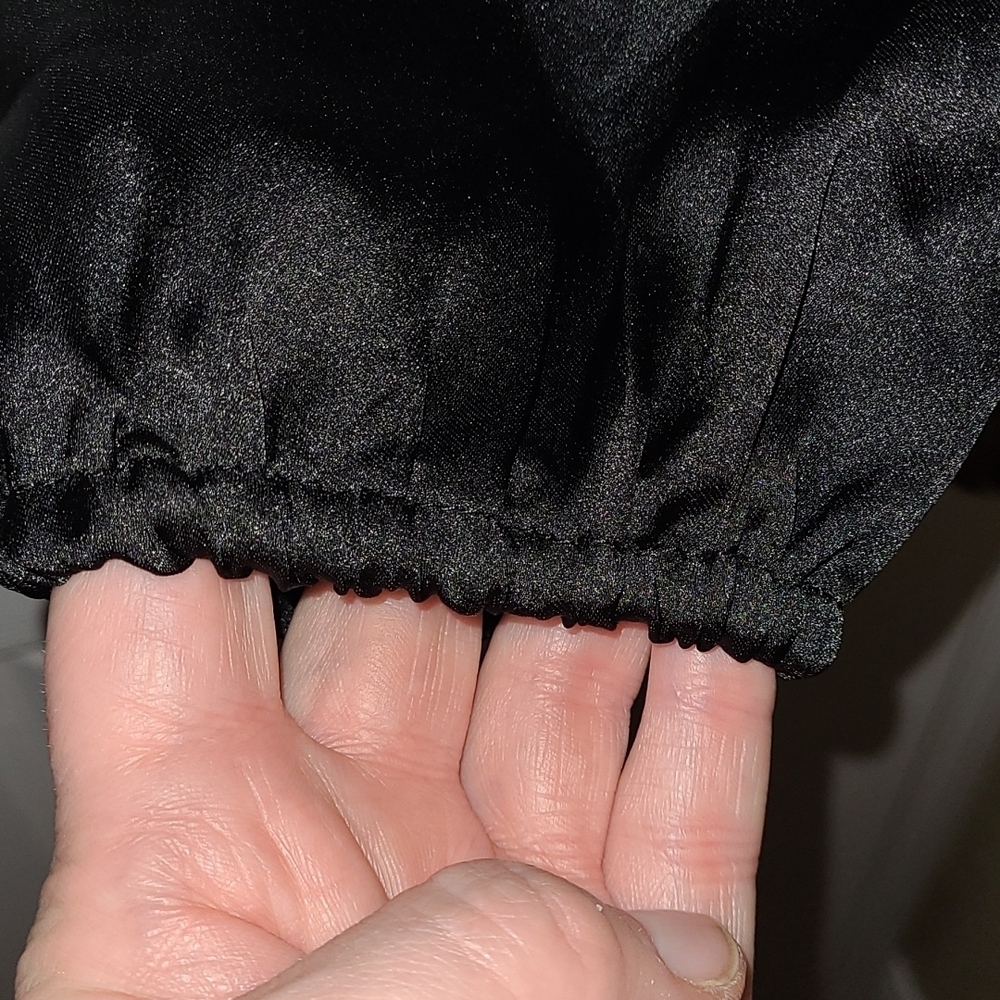 Forever 21 Black Satin-Like Vneck Adjustable Crop Top Long Sleeve Side Zipper SM - Picture 7 of 12